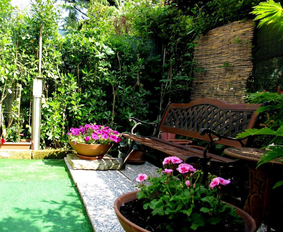 Garden Sweet House Desenzano Apartamento Desenzano del Garda Exterior foto