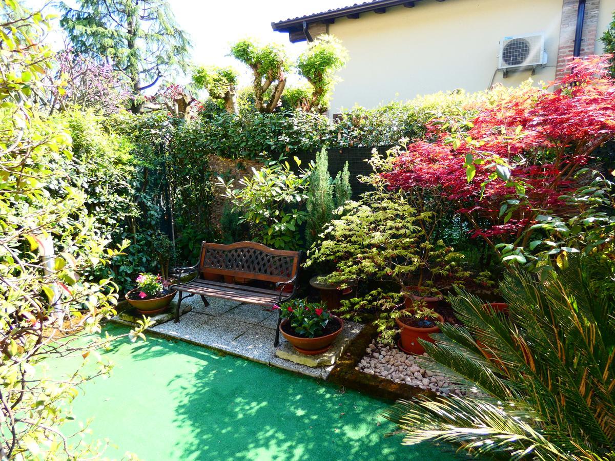 Garden Sweet House Desenzano Apartamento Desenzano del Garda Exterior foto
