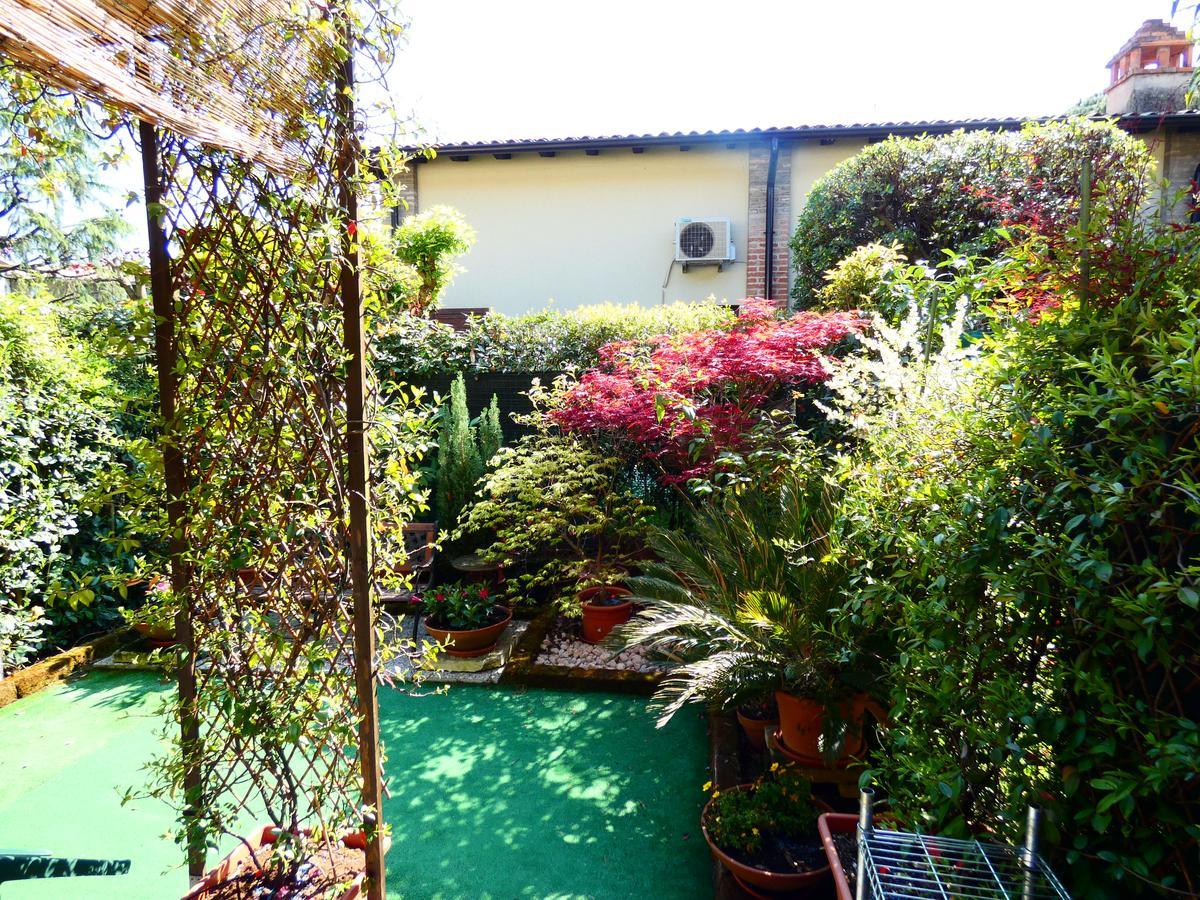 Garden Sweet House Desenzano Apartamento Desenzano del Garda Exterior foto
